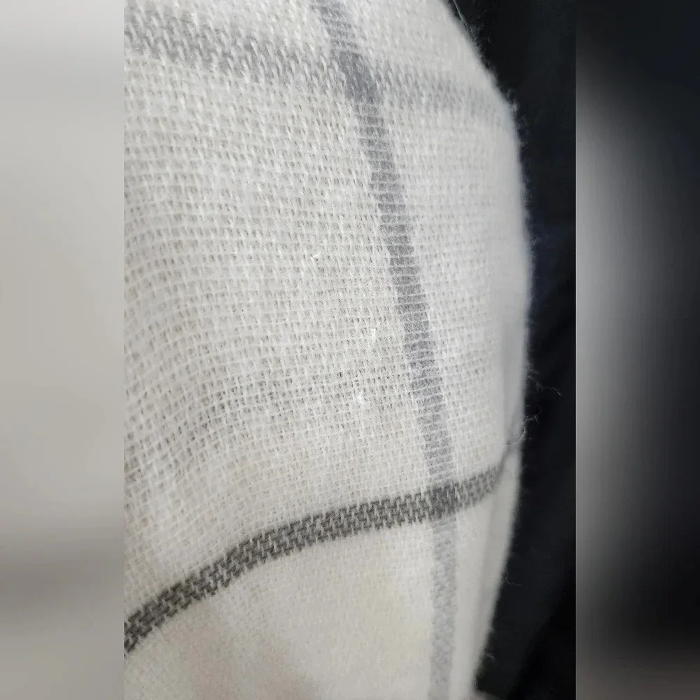Ivory Gray Quiet Luxury Minimalist Knit Blanket Scarf Wrap‎ Plaid Raw Edge